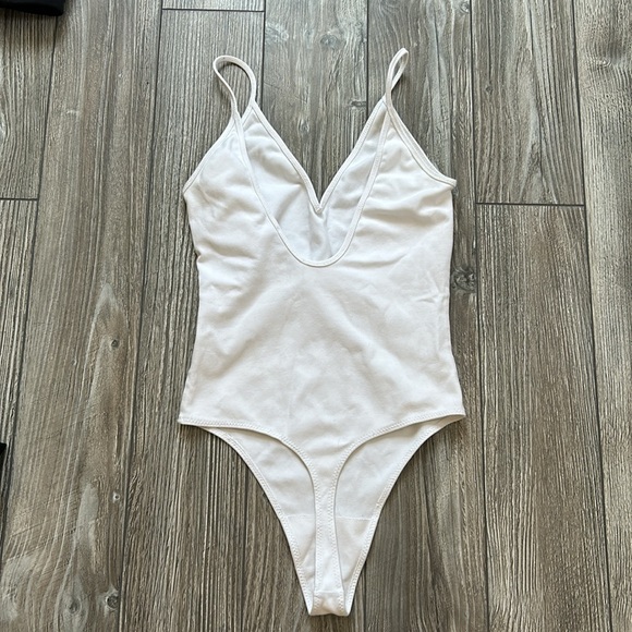 Aritzia White V Neck Spaghetti Strap Bodysuit - Picture 2 of 2